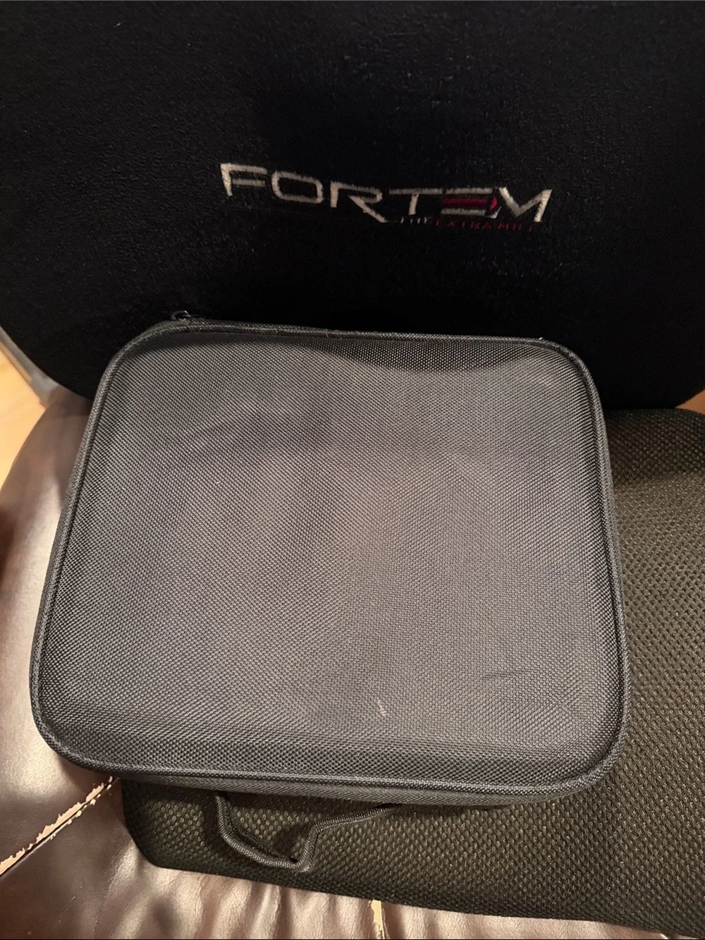Black cosmetics Carrying Case with Removable Dividers